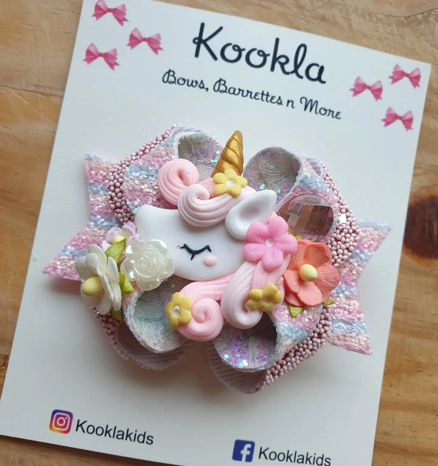Glitter Layered Bow Clay Unicorn Clip — Pink / White Glitter