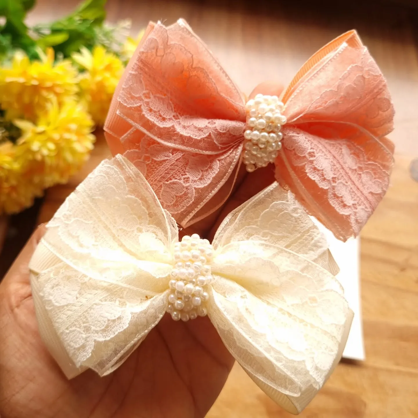 Lace Layered Bow Pearl Cluster Clip — Peach / Ivory