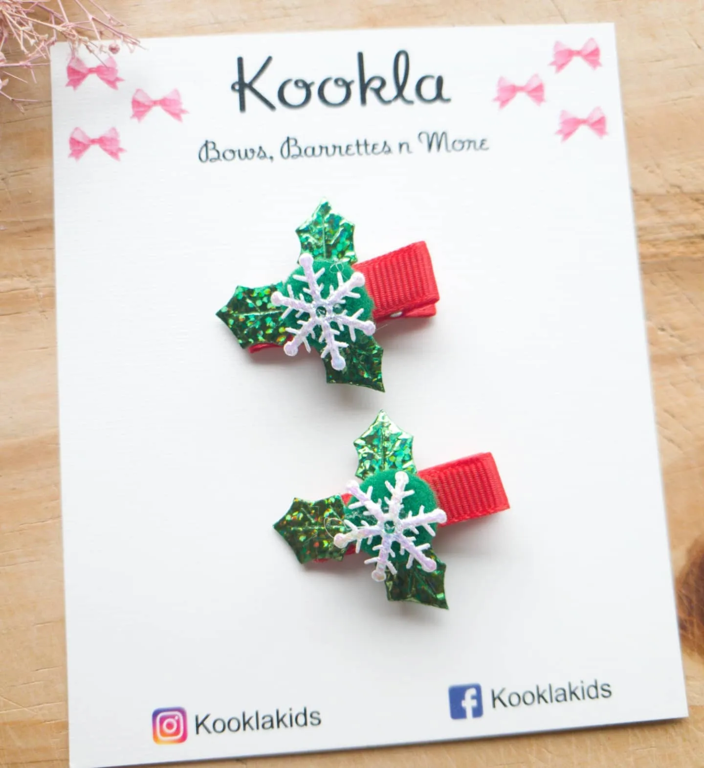 Glitter Holly Leaf Snowflake Clip (Pair) — Green / White